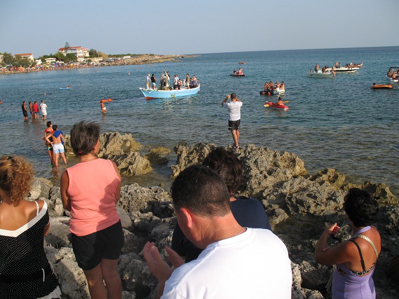 foto giuseppe cafforio (86).JPG - L'avvio della processione al mare